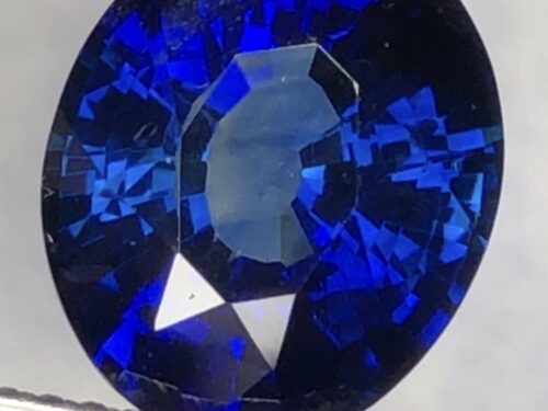 Unlocking Elegance: Your Guide to Selecting the Perfect Sapphire Gemstone